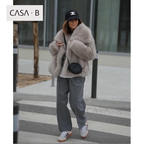 NEW 💫CASA B|Heiress Grey Faux Fur Chic Long Sleeve Outerwear Lapel Collar Jacket - Picture 6 of 9